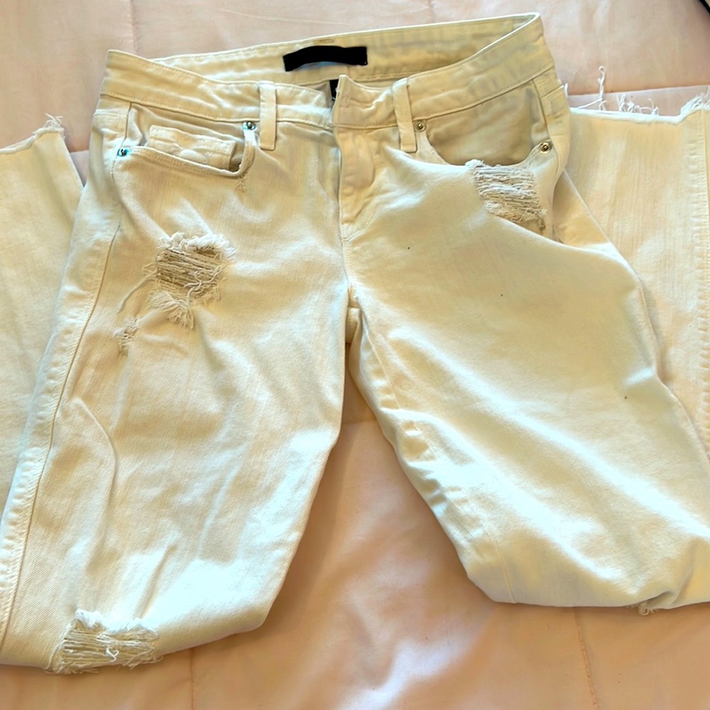 White cropped distressed genetic crop jeans